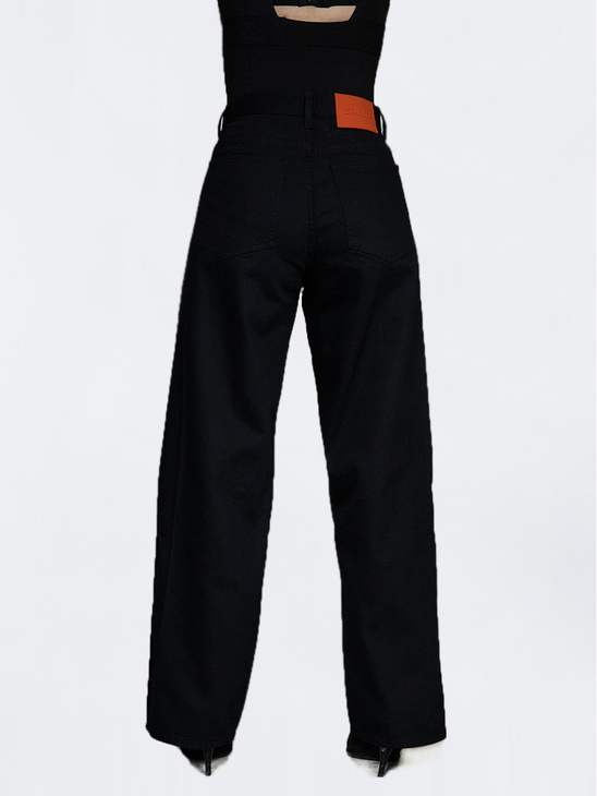 BeWider Black w/ Black Thread