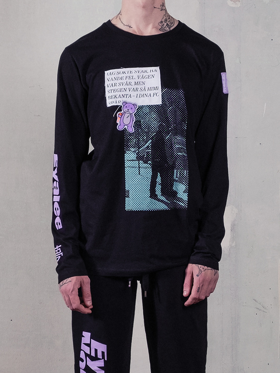 Leslie Tay x Urbanears I Dina Fotspår Longsleeve Black