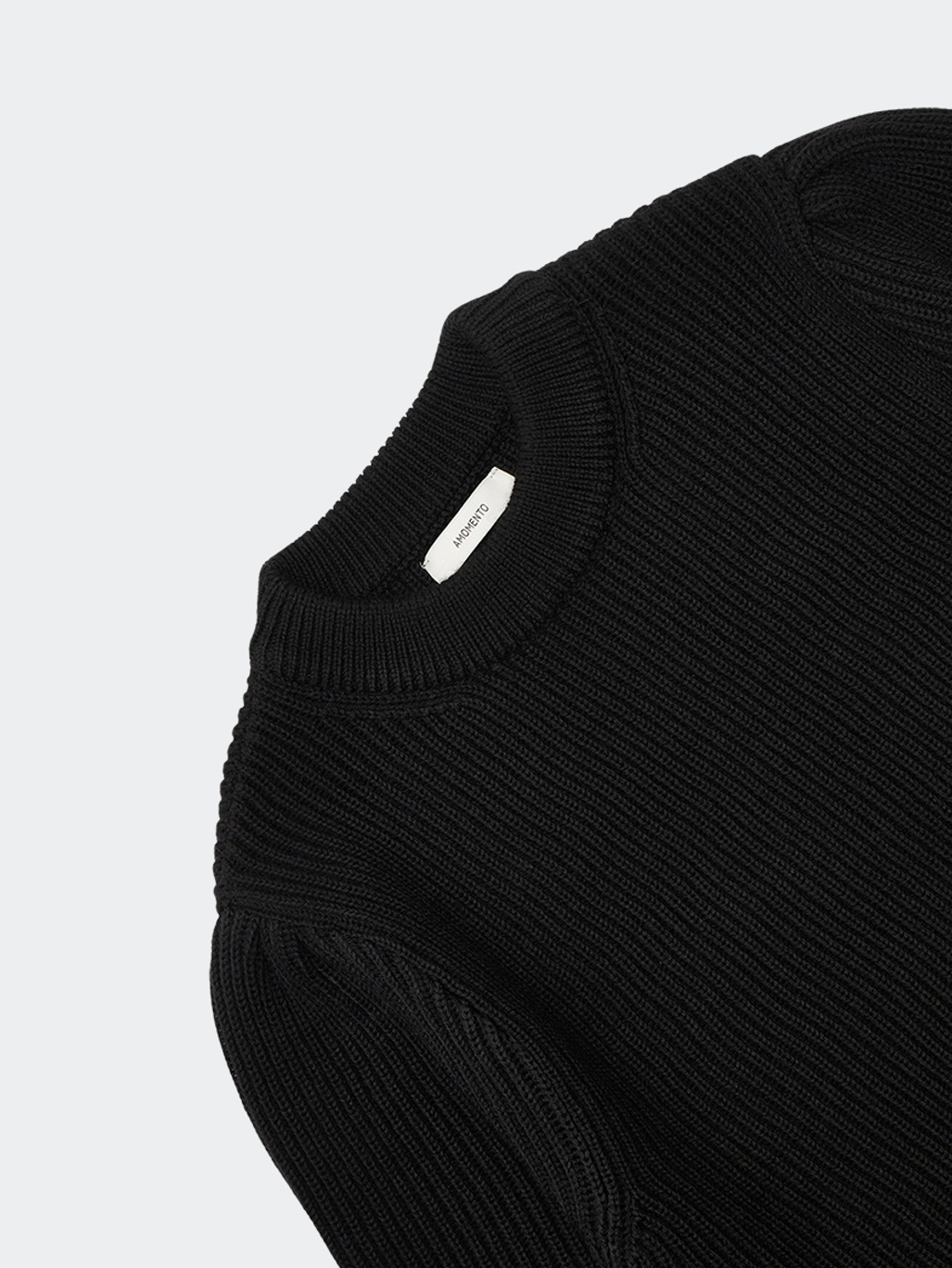 Amomento Half Neck Knit Black