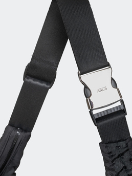 Arcs LITTLE HEY Sling Bag Black
