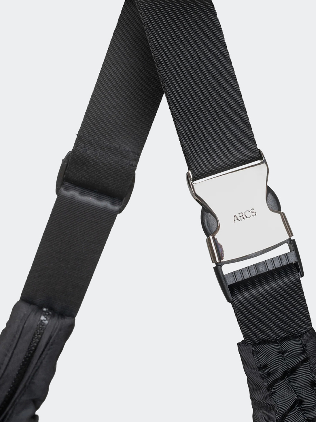 Arcs LITTLE HEY Sling Bag Black