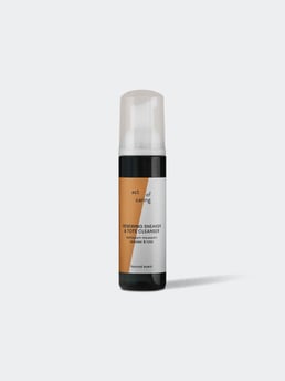 Act Of Caring Renewing Sneaker & Tote Cleanser Dark Blue Bottle 150 ml