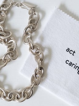 Act Of Caring Reviving Silver Polishing Cloth White Paper Box 24x30