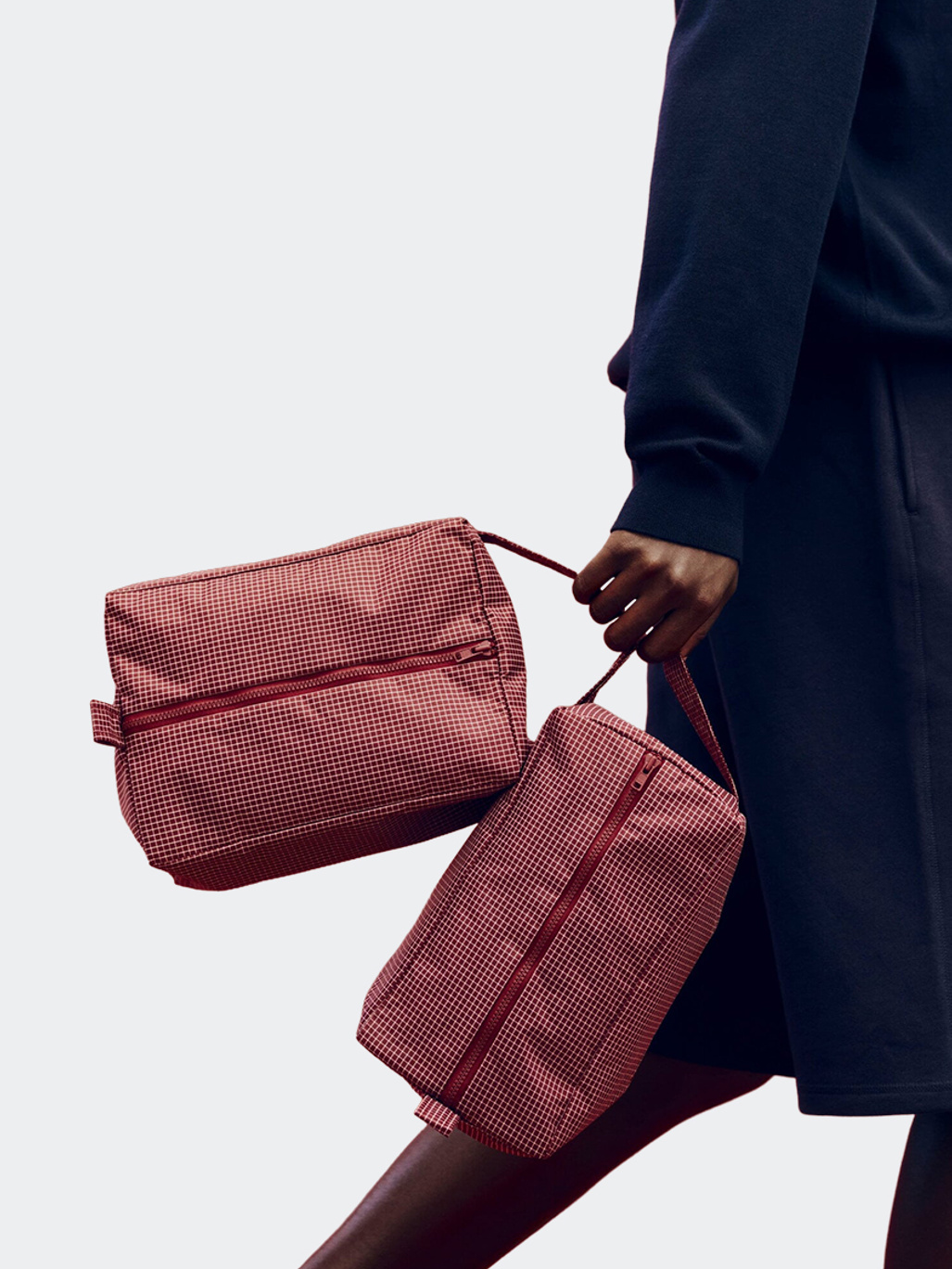 HAY Grid Wash Bag Medium Burgundy