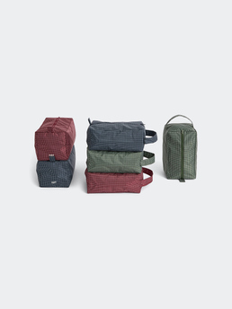 HAY Grid Wash Bag Medium Burgundy